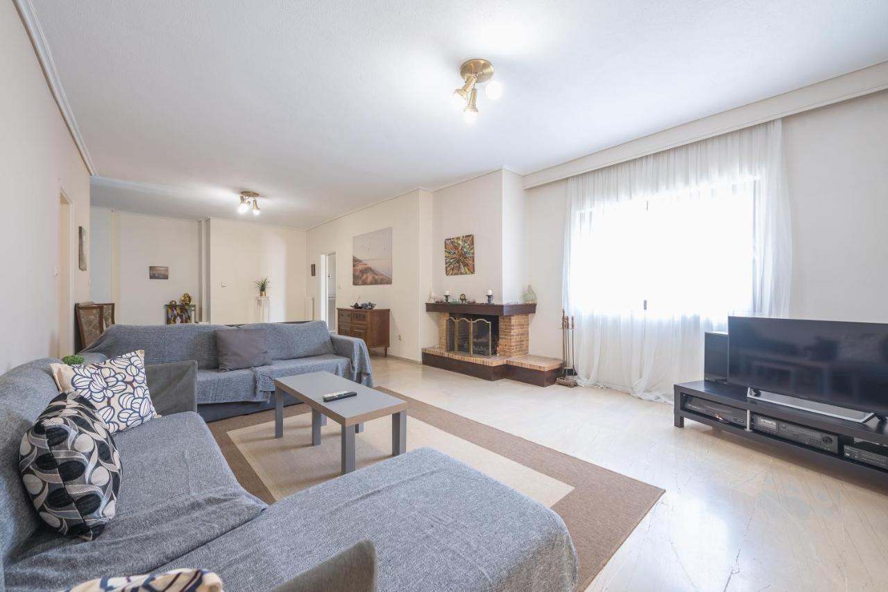 Lovely & Spacious 2-Bedroom Rental Unit In Glifada Athens Exterior photo