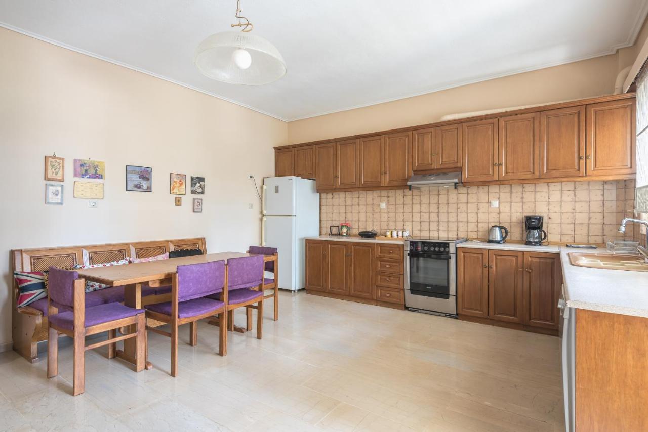 Lovely & Spacious 2-Bedroom Rental Unit In Glifada Athens Exterior photo